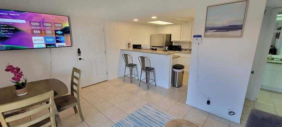 Apartment, 1 Bedroom | Dining