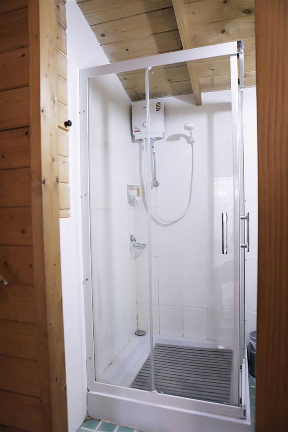 Standard Room | Bathroom | Shower, free toiletries, hair dryer, towels