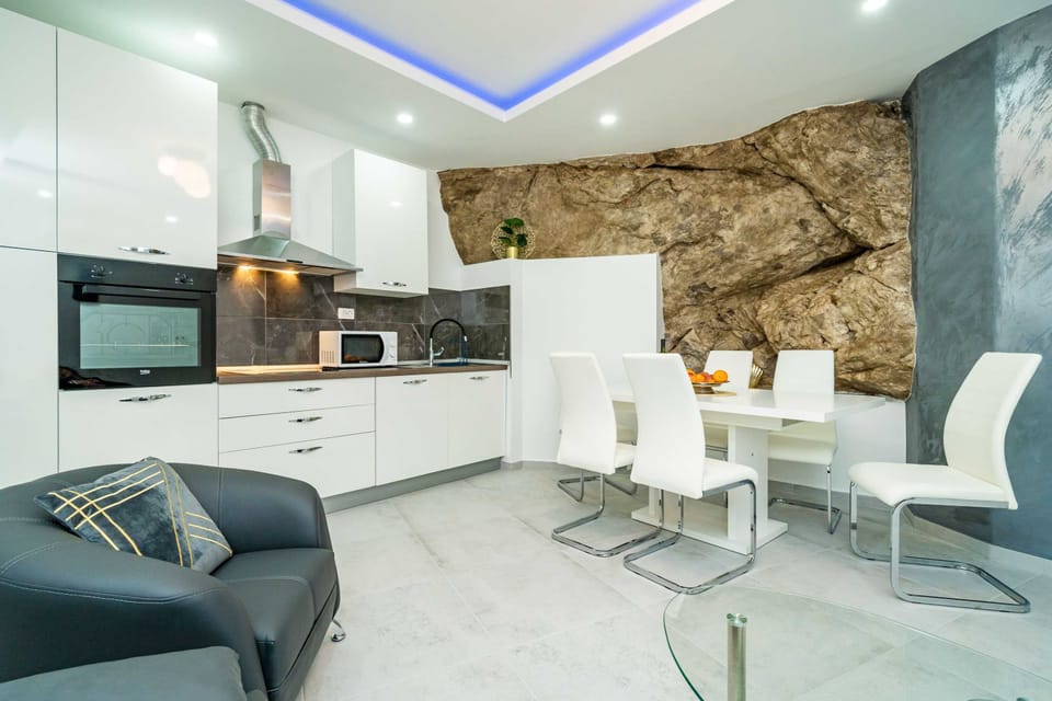 Apartment (Two Bedroom Apartment with Terrace an) | Living room | TV
