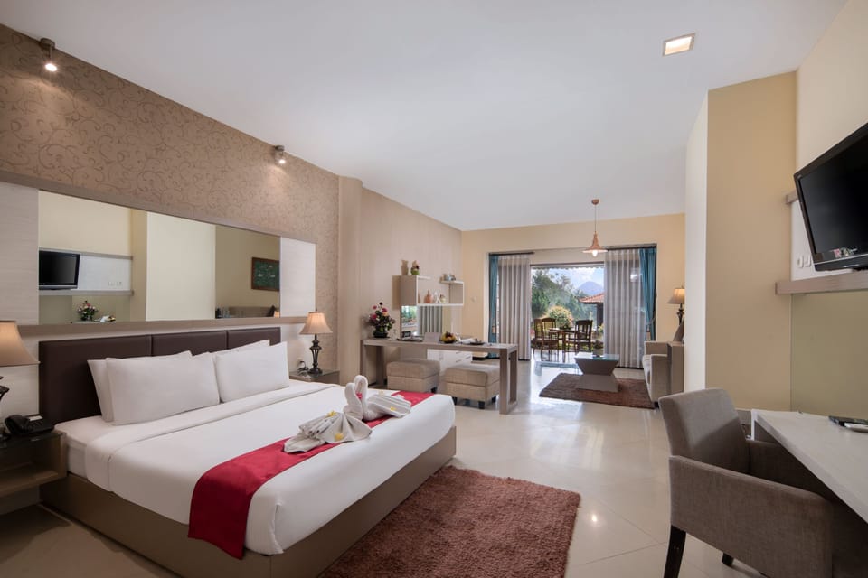 Royal Suite | Egyptian cotton sheets, premium bedding, minibar, in-room safe