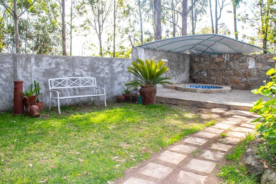 Stone Camp Naivasha Bed and Breakfast in Kenya