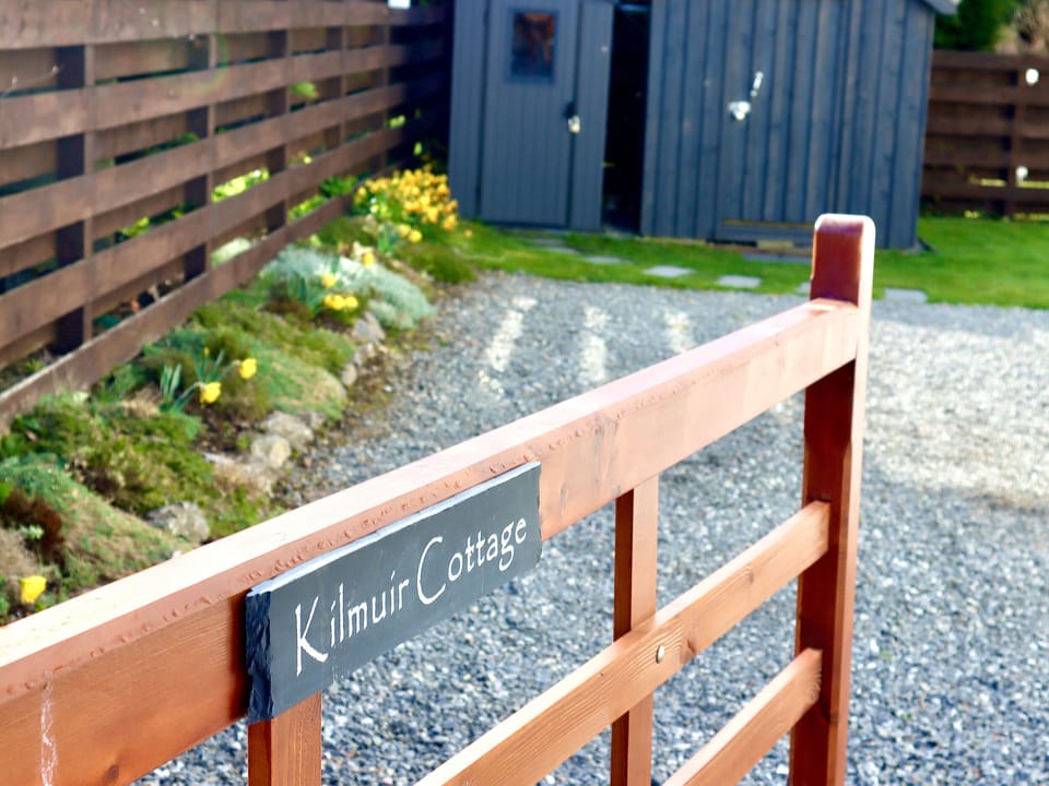 Cottage | Property grounds