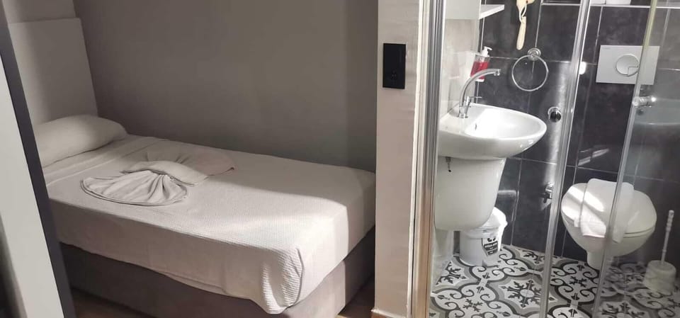 Economy Room | Premium bedding, free minibar, desk, soundproofing