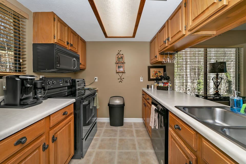 Fully stocked kitchen ready for everything from quick breakfasts to cozy dinners