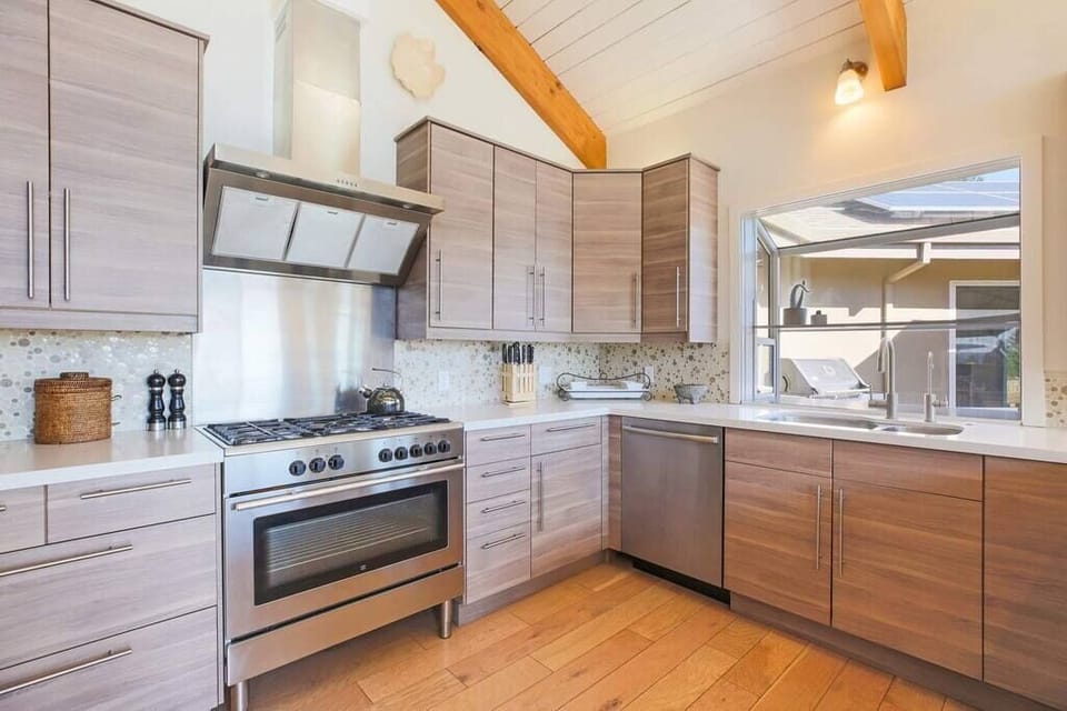 Large Kitchen With Professional Grade Stove and Range