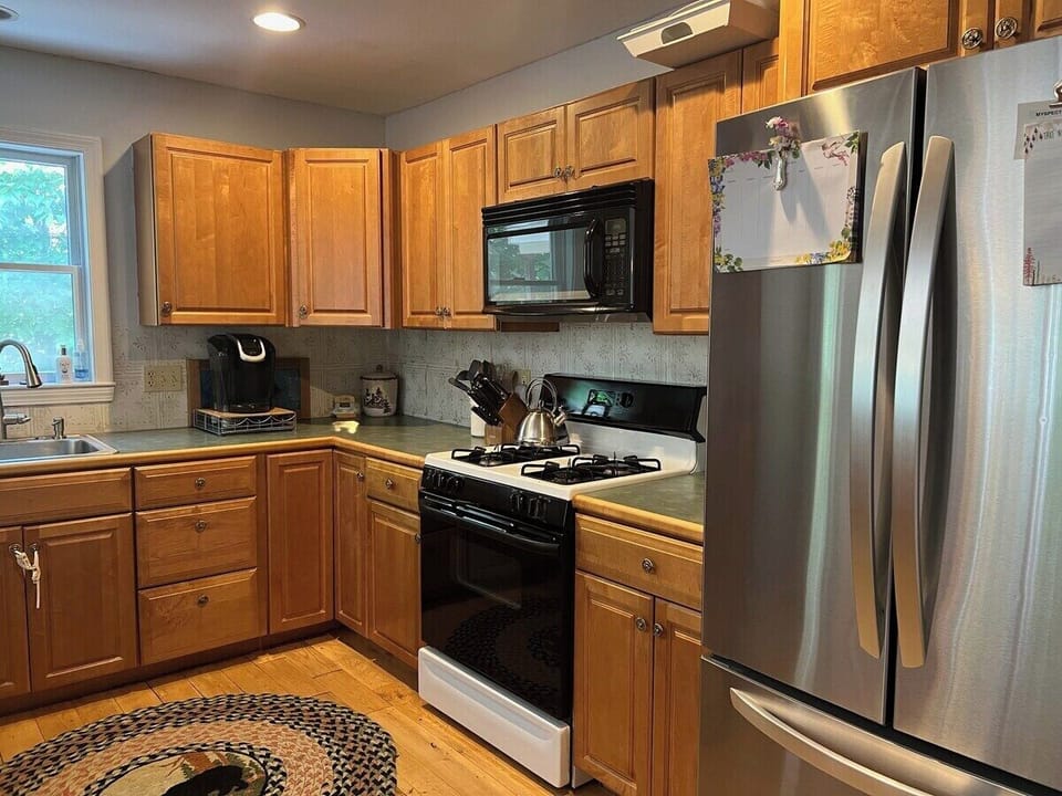 Fully Equipped Kitchen In Lincoln, NH Home