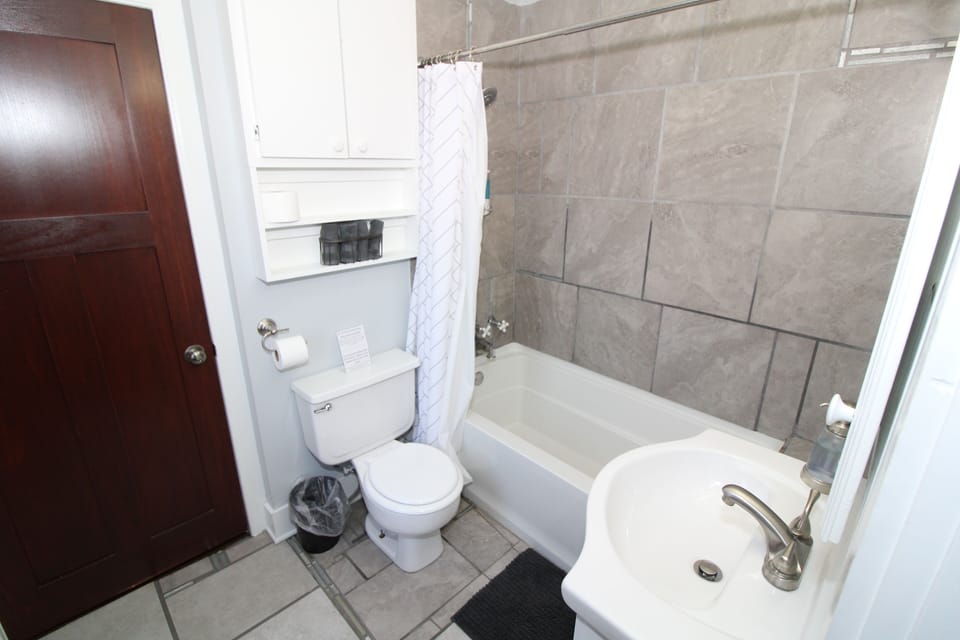 Full bathroom