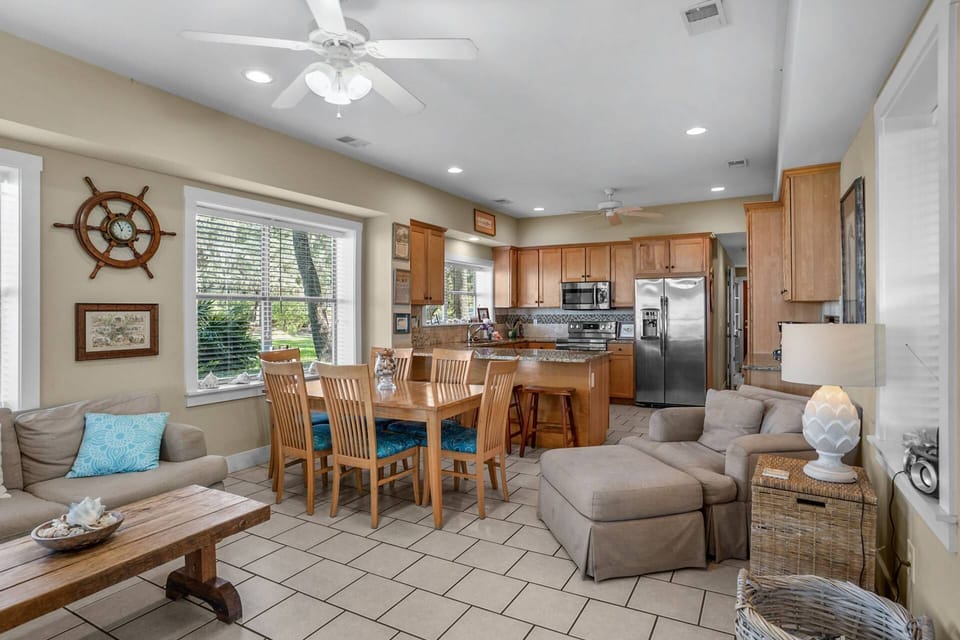 Sail away at Bay Point Serenity!