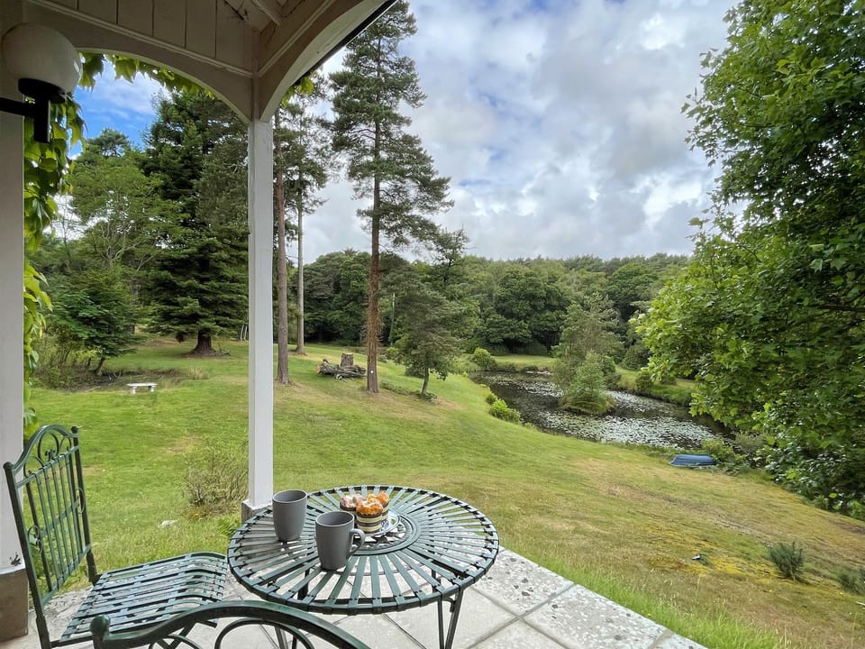 Cottage | Balcony