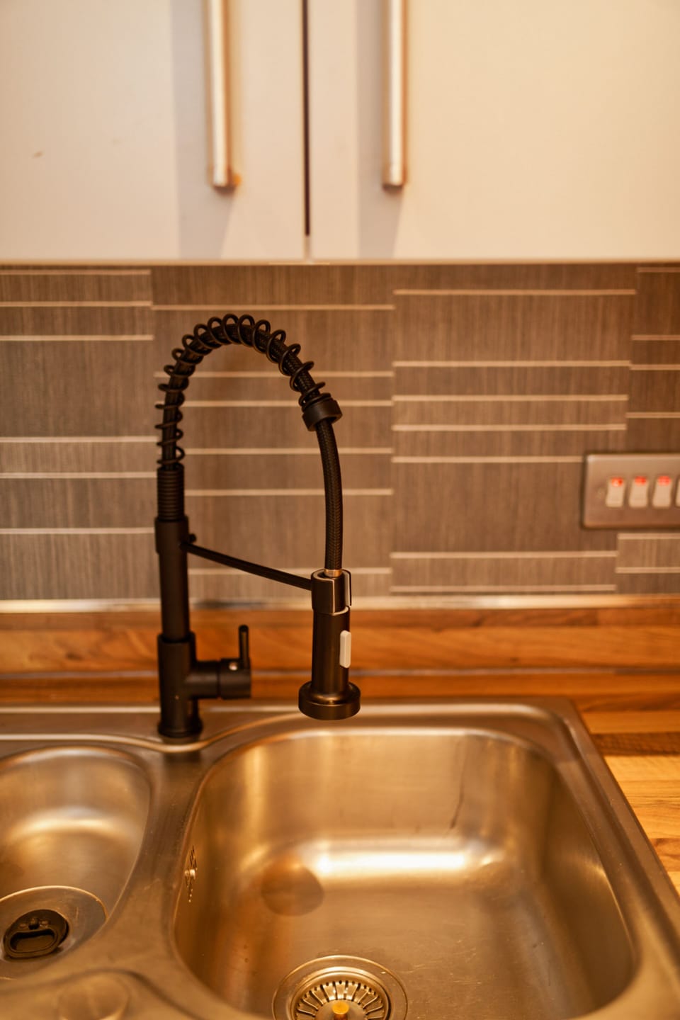 Comfort Apartment | Private kitchen | Full-size fridge, dishwasher, cookware/dishes/utensils, dining tables
