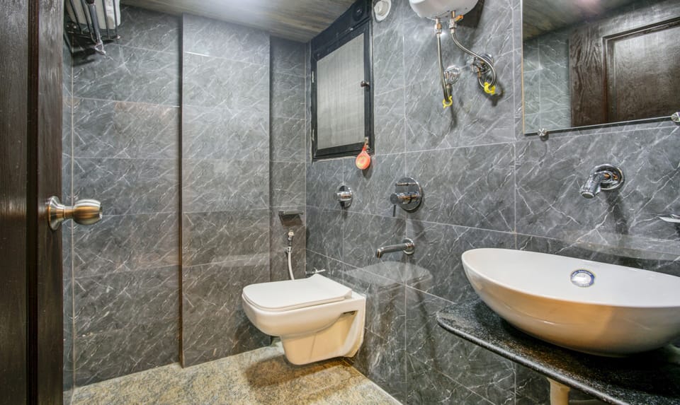 Standard Room | Bathroom | Free toiletries, towels, soap, shampoo