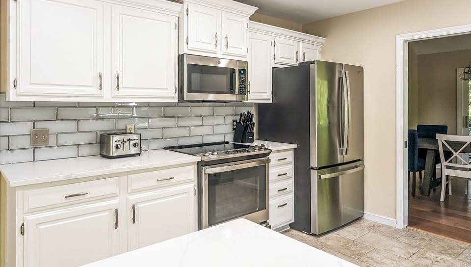 Kitchen renovations Feb 2024, the kitchen is fully provisioned 