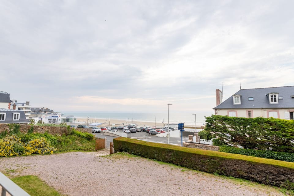 Beach/ocean view