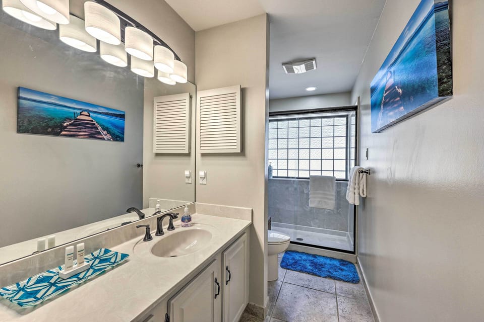 En-Suite Bathroom | Complimentary Toiletries