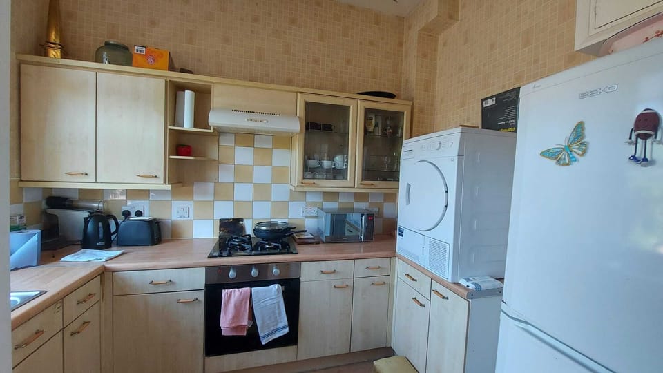 Comfort Apartment, Private Bathroom (First Floor Edwardian )