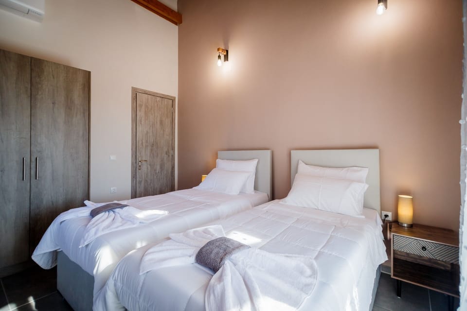 Villa | Egyptian cotton sheets, premium bedding, individually decorated