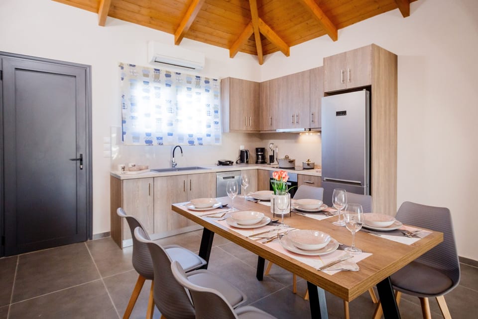 Villa | In-room dining