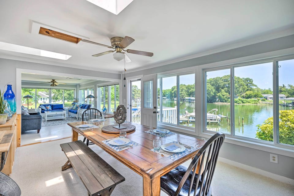 Dining Room | Dishware Provided