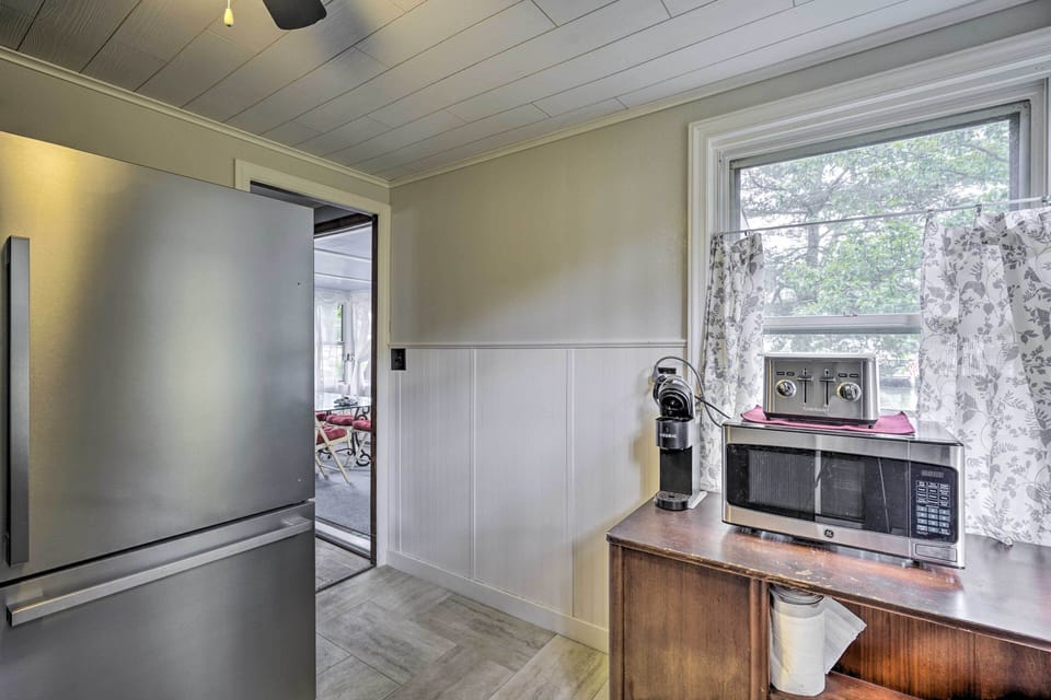 Kitchen | Ice Maker
