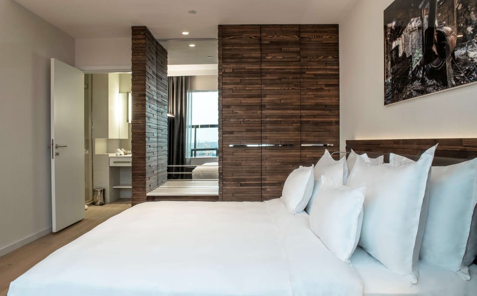 Suite, Terrace | Premium bedding, minibar, in-room safe, desk
