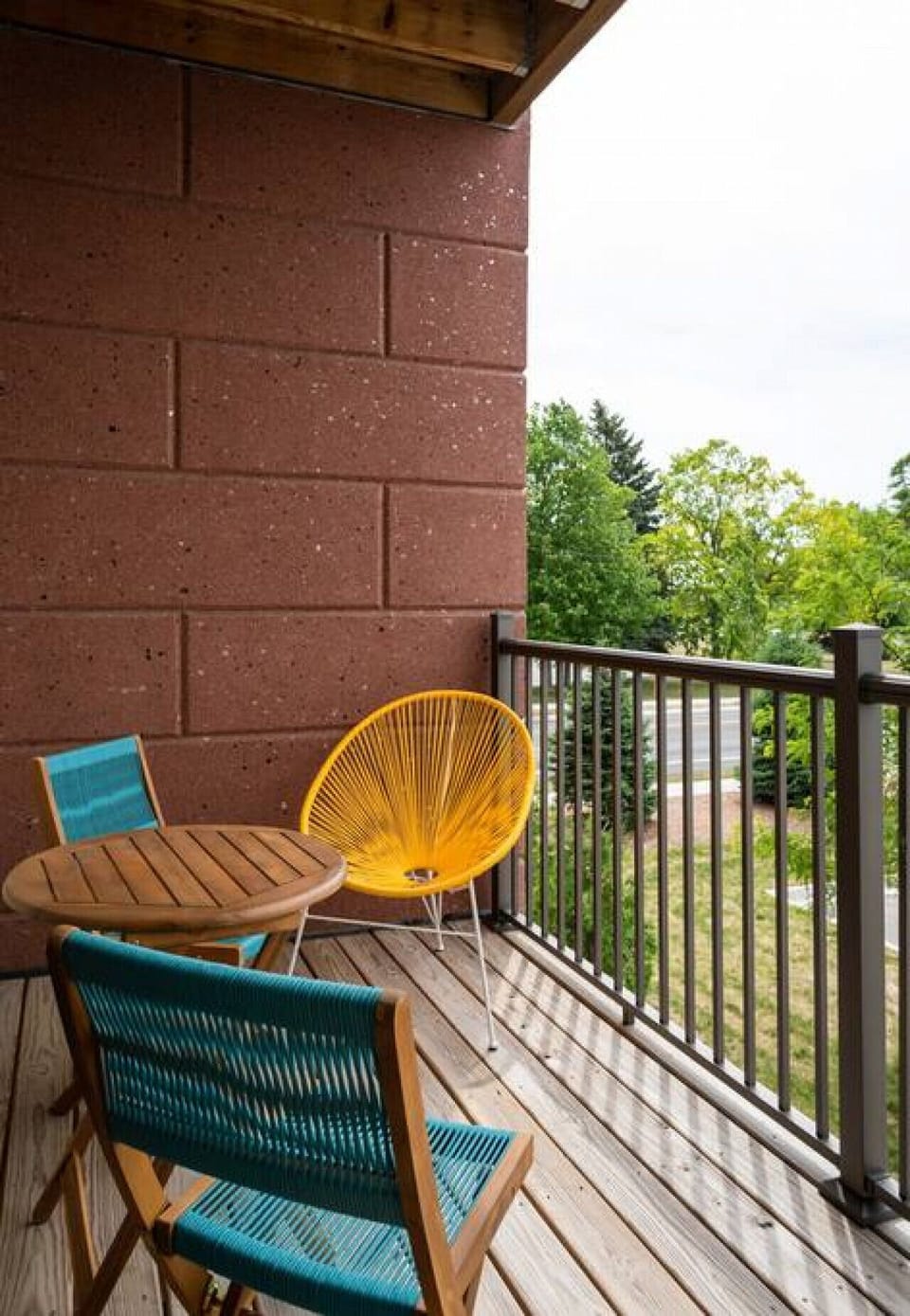 Sit back, relax, and enjoy the view 🌳☀️