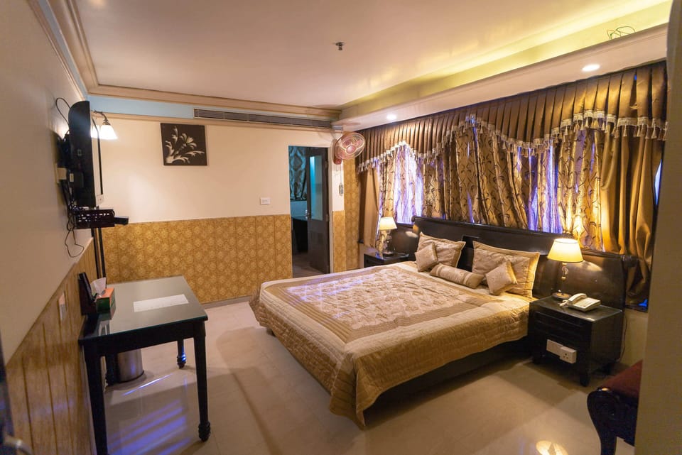 Queen Double Room | Premium bedding, in-room safe, desk, soundproofing