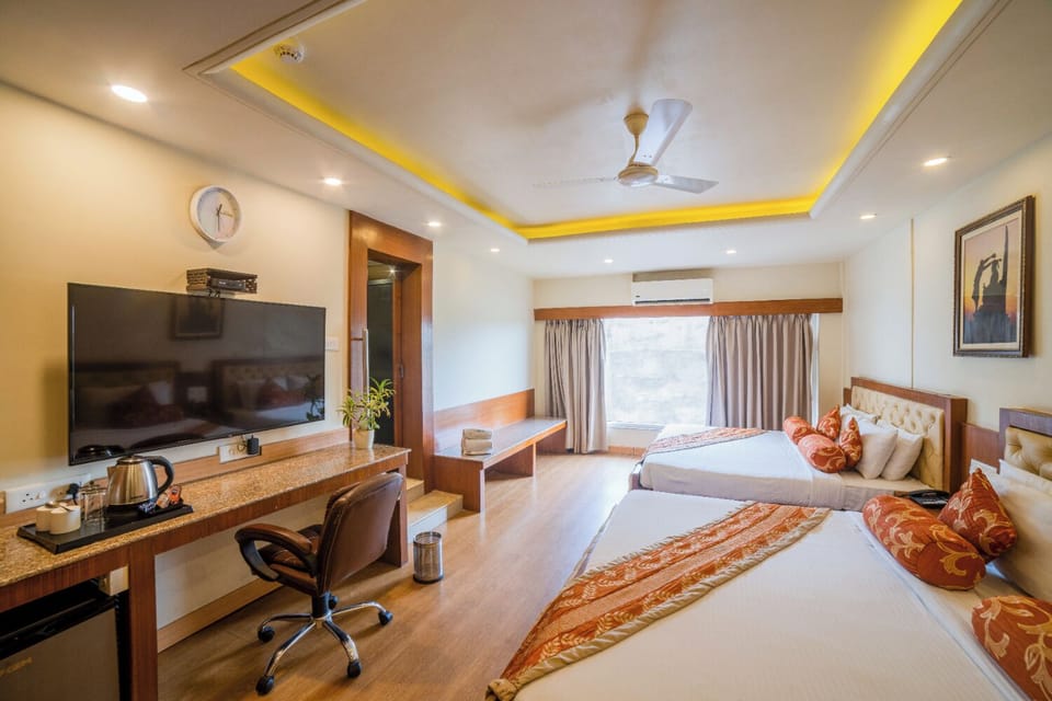 Family Room | Premium bedding, in-room safe, desk, soundproofing