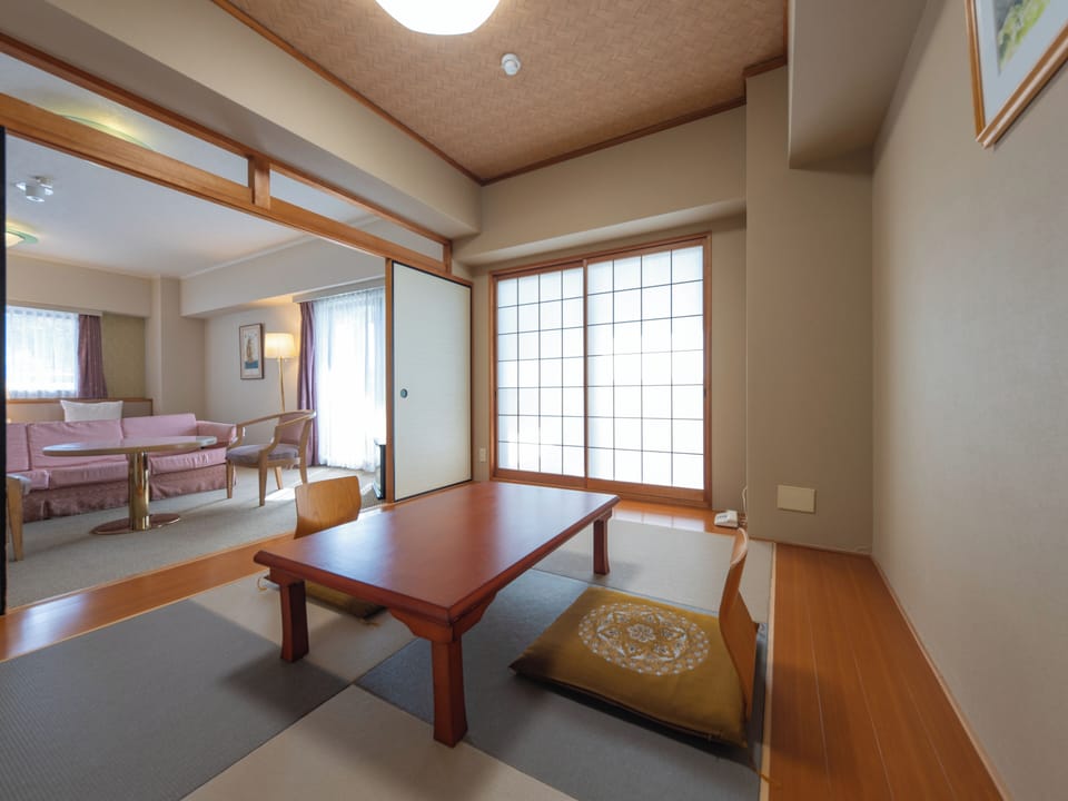 Room | In-room safe, desk, laptop workspace, blackout drapes
