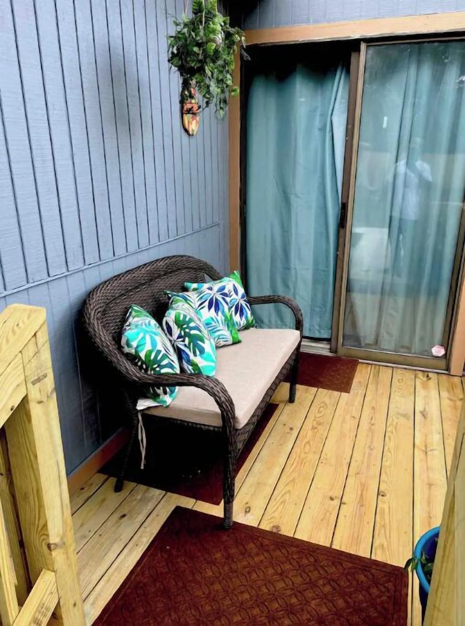 Deck
Area to sit and relax