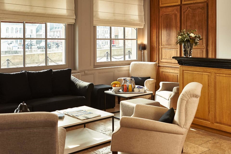 Best Western Le Cheval Blanc - Vieux Port Hotel in Honfleur