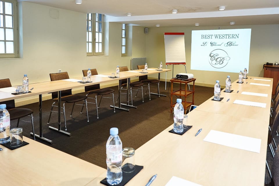 Best Western Le Cheval Blanc - Vieux Port Hotel in Honfleur