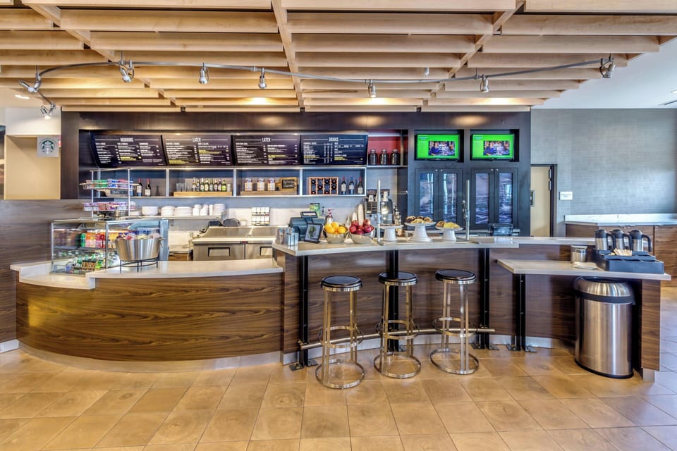 Breakfast and dinner served, American cuisine