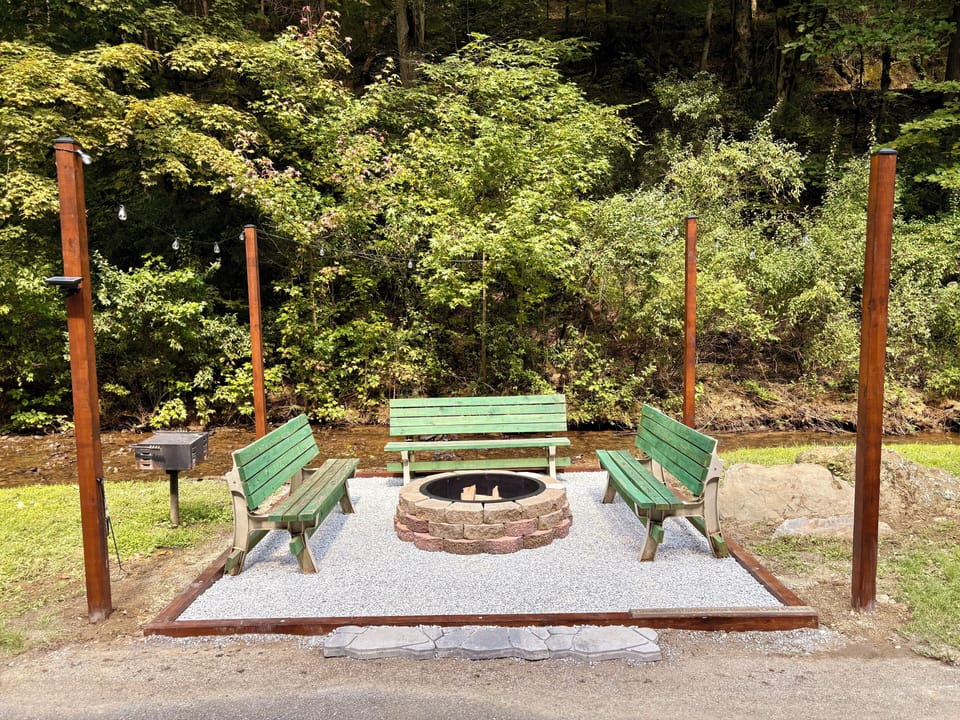 Relax with s’mores and family fun at creekside the fire pit.