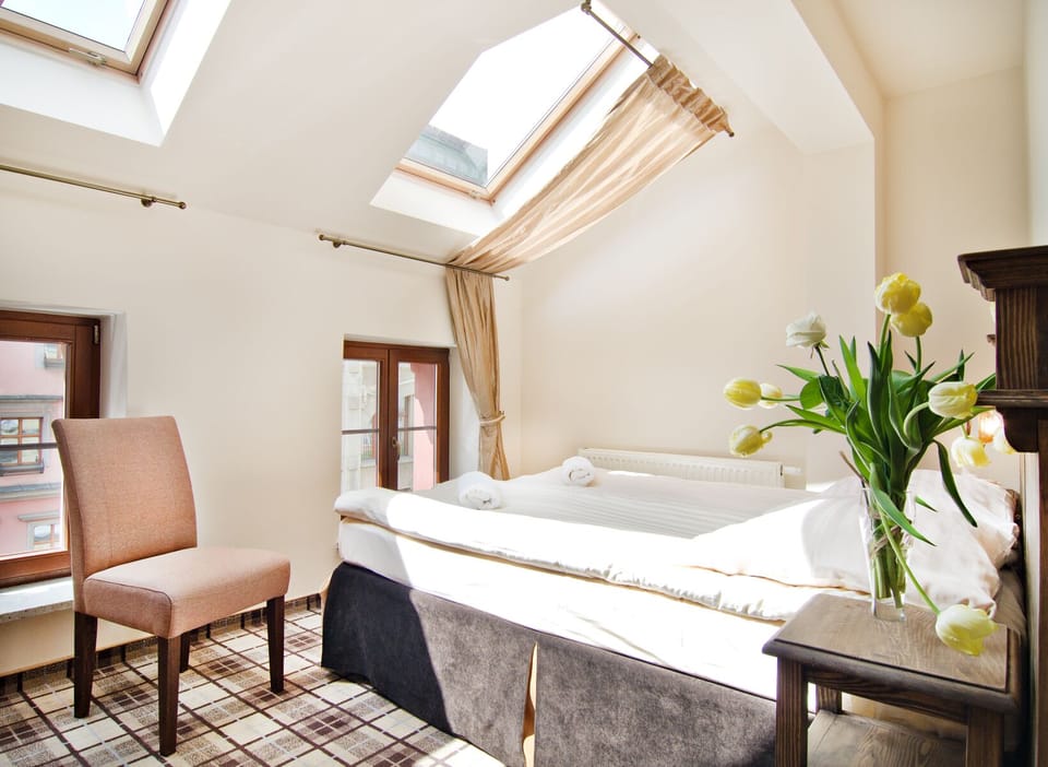 Basic Double or Twin Room, 1 Bedroom | Memory foam beds, in-room safe, desk, laptop workspace