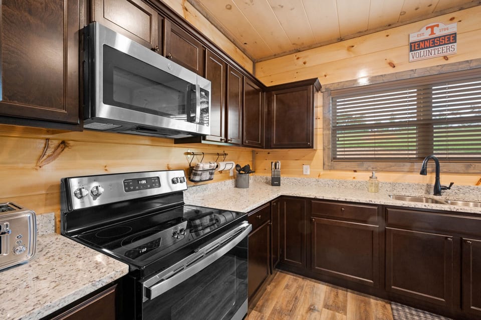 Granite Counters | Fully equipped kitchen | blender | toaster | crock pot 