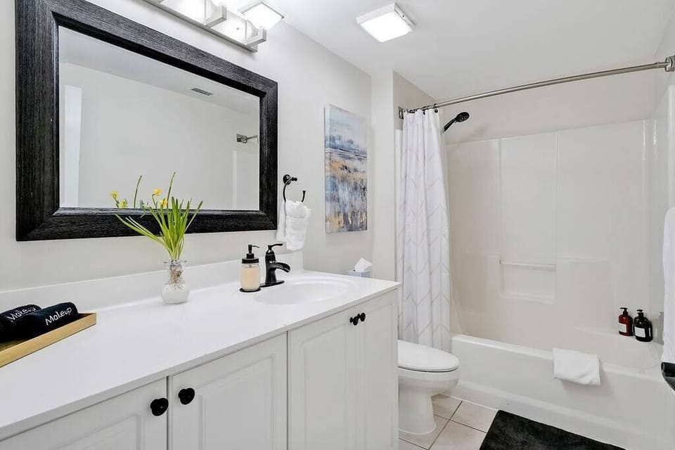 Spacious bathroom
