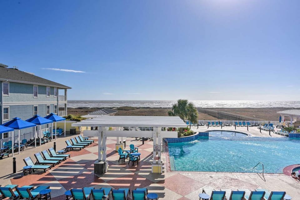 Beach Club Pool (2)