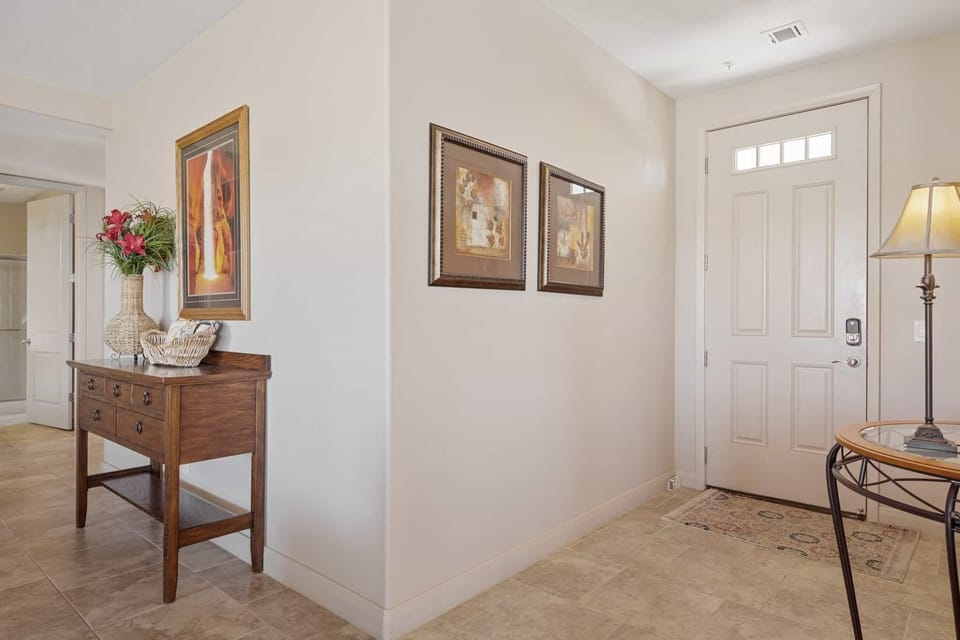 Condo, 3 Bedrooms | Interior