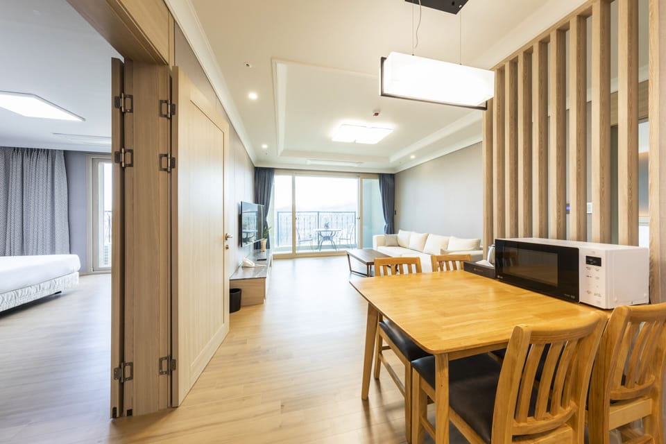 50-inch flat-screen TV with cable channels, heated floors