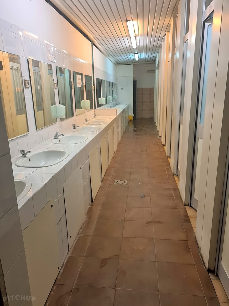Basic Twin Room, Shared Bathroom | Shared bathroom
