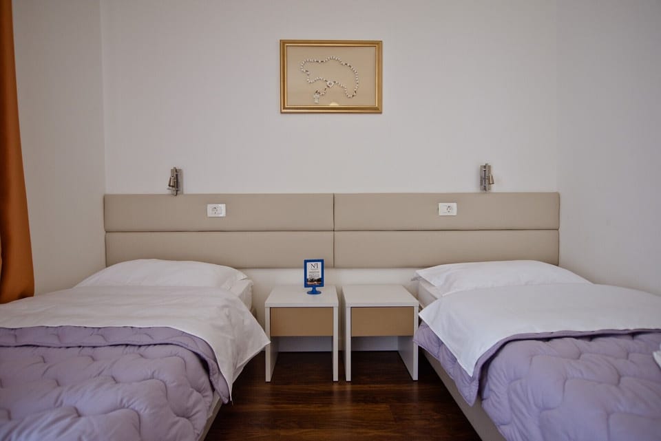 Basic Double or Twin Room | WiFi (free)