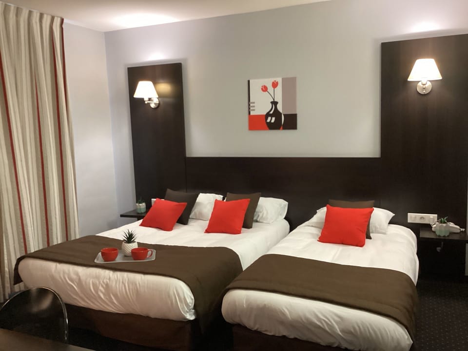 Family Suite, 2 Bedrooms (5 pax) | Premium bedding, desk, soundproofing, free cribs/infant beds