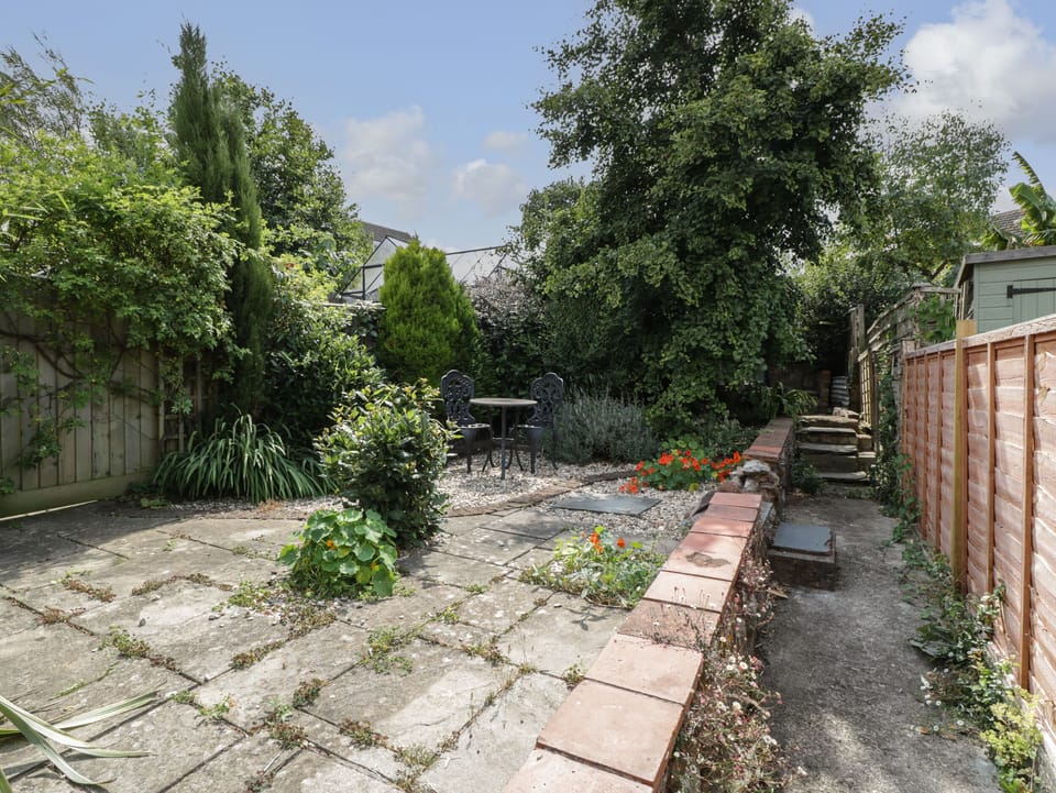 Cottage | Property grounds