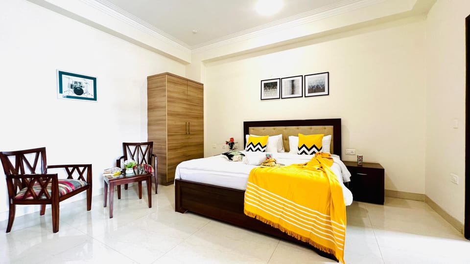 Luxury Apartment | 1 bedroom, desk, laptop workspace, iron/ironing board