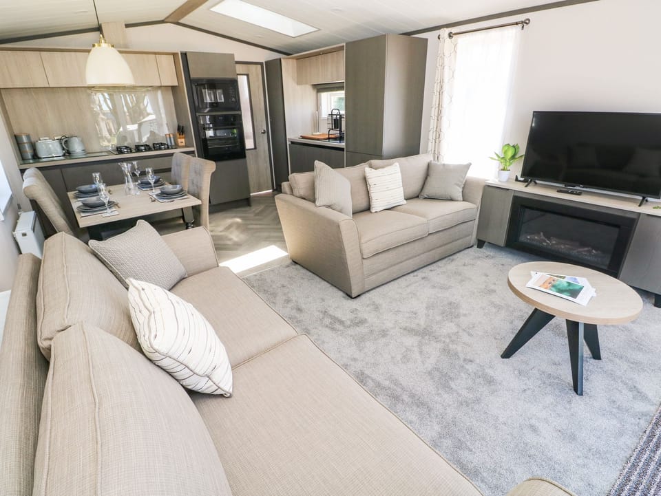 2 bedrooms, individually decorated, individually furnished, free WiFi