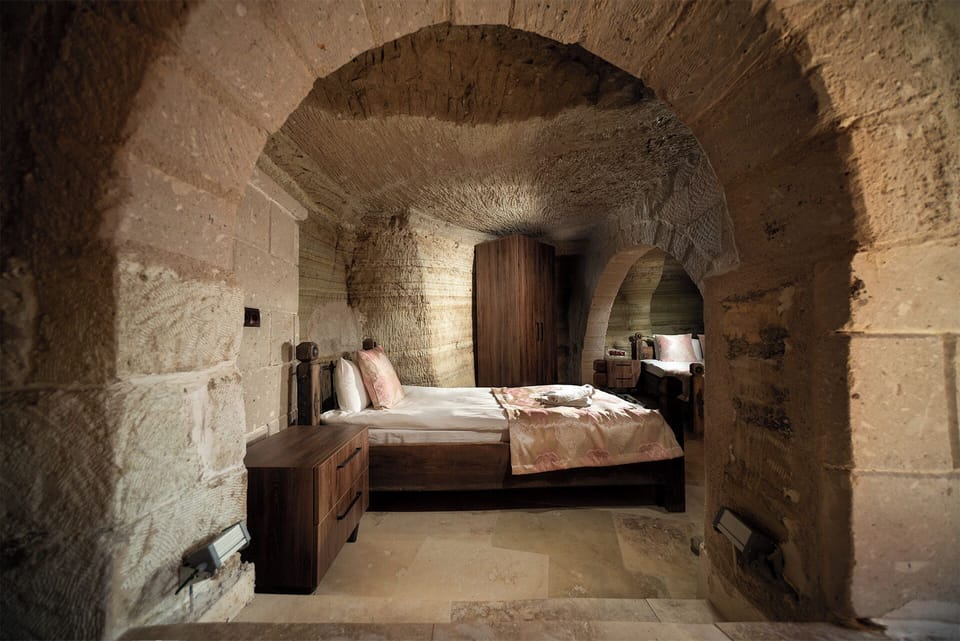 Cave Triple Room | Premium bedding, soundproofing, iron/ironing board, free WiFi