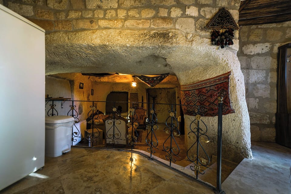 Cave Family Room | Premium bedding, soundproofing, iron/ironing board, free WiFi