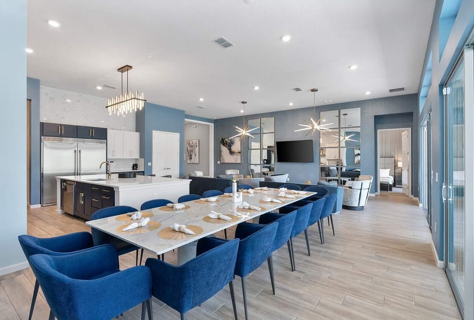 Dining Room *Highlight*