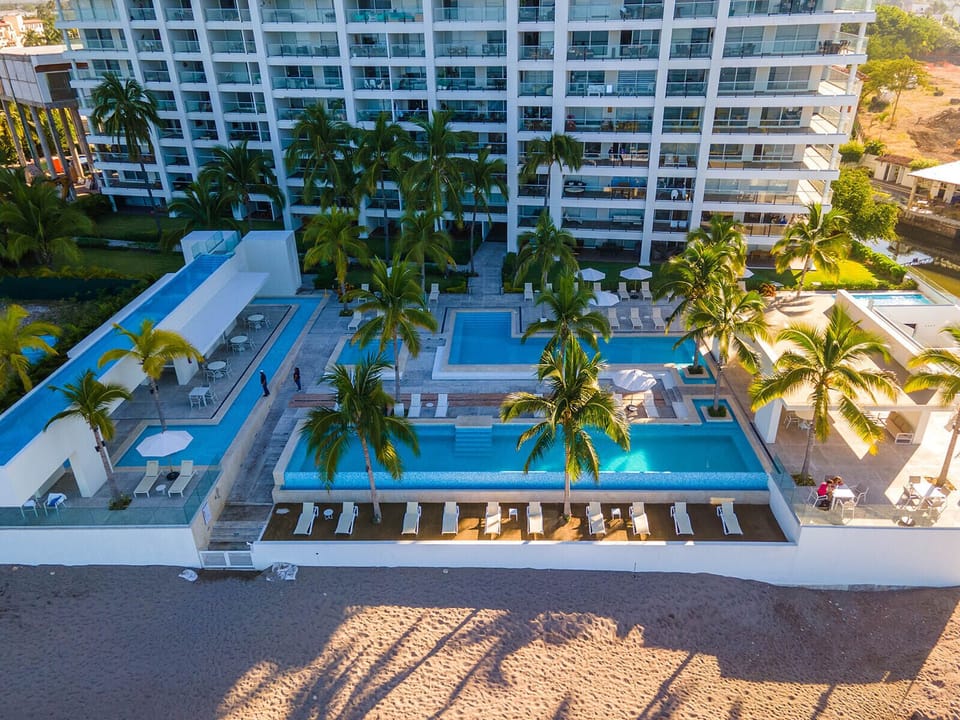 Sectioned pools and quick access to the beach