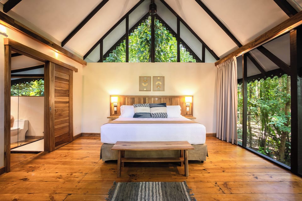 Signature Bungalow, 1 King Bed | Hypo-allergenic bedding, in-room safe, individually decorated